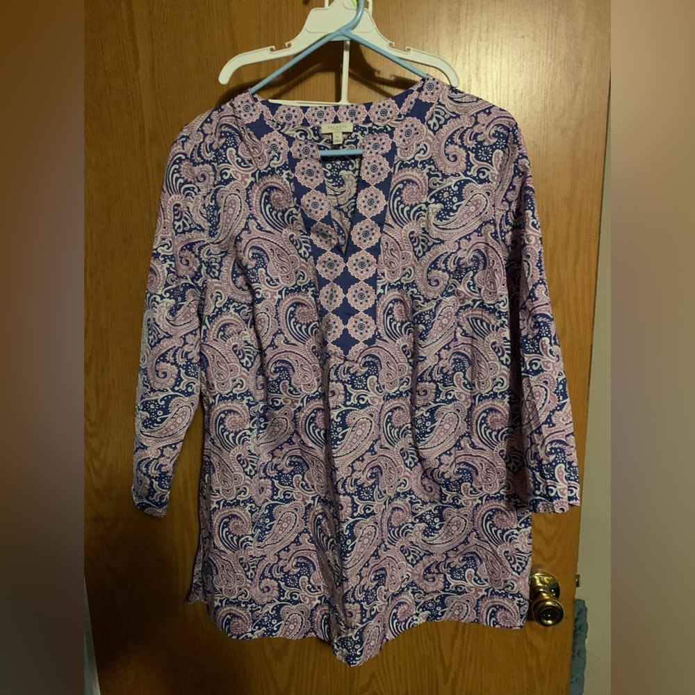 TALBOTS PLUS. Size 1X. Blues and Purples. 3/4 sleeves. Like new condition.